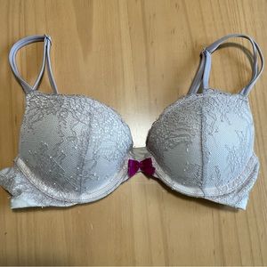 Victoria’s Secret, size 32B: Very Sexy taupe chantilly lace pushup bra with bow